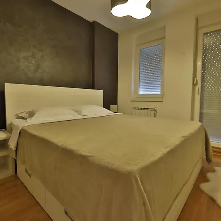 A Blok - One Bedroom Apartment Belgrado Esterno foto